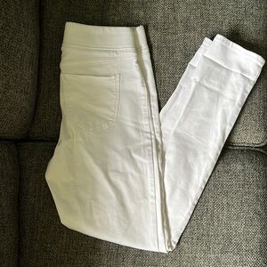 Old Navy Rockstar white jeggings, size 8, NWOT.